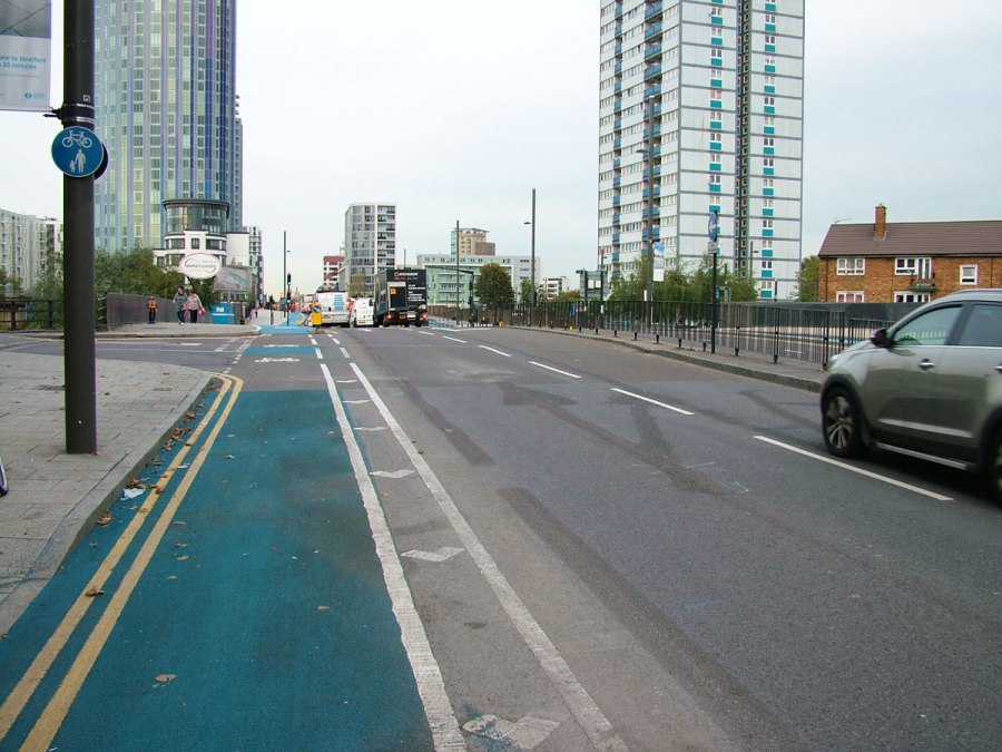 A dangerously designed junction on CS2, where there's no physical protection for people cycling